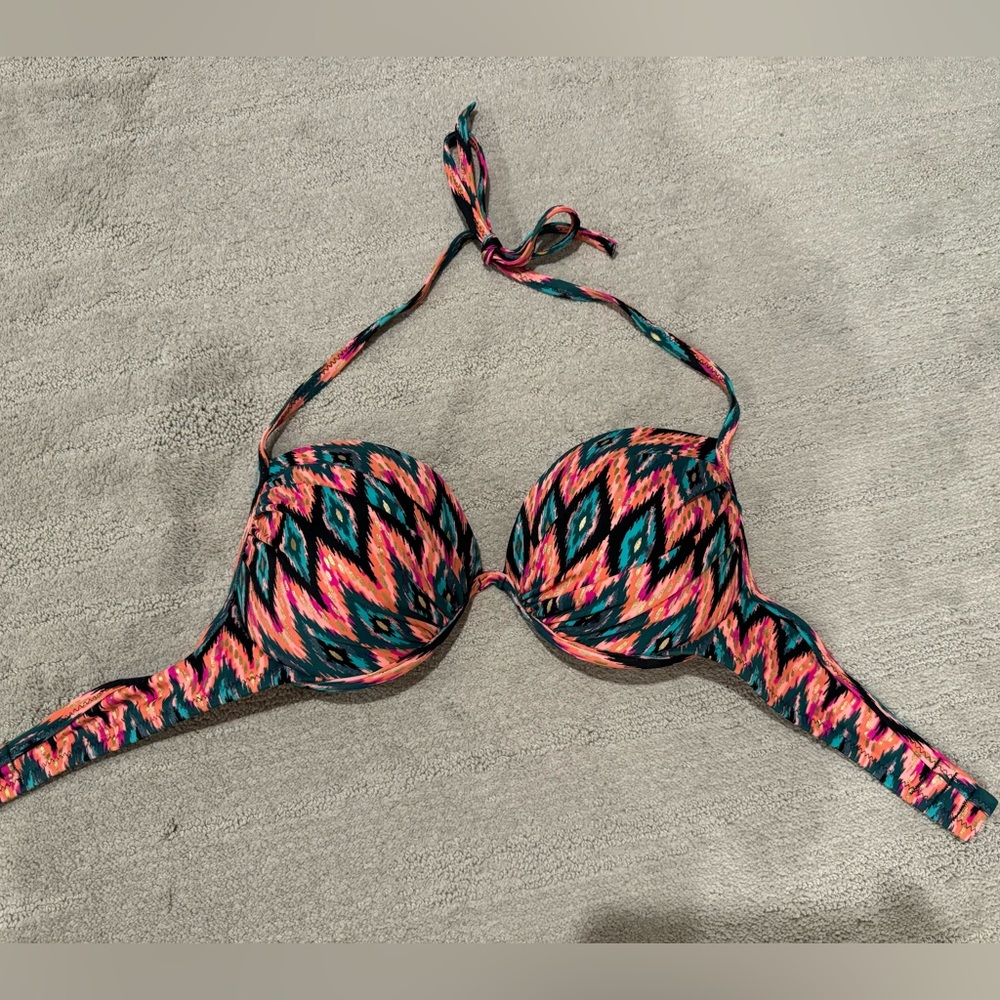 Women’s Shade & Shore bikini top size 34D
